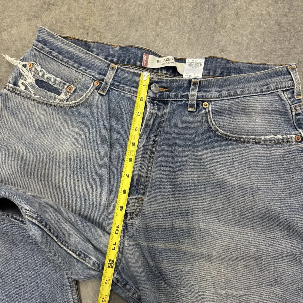 Vintage Levi's 550 Jeans Mens 36x29 Blue Light Wash Relaxed Fit Denim Thrashed